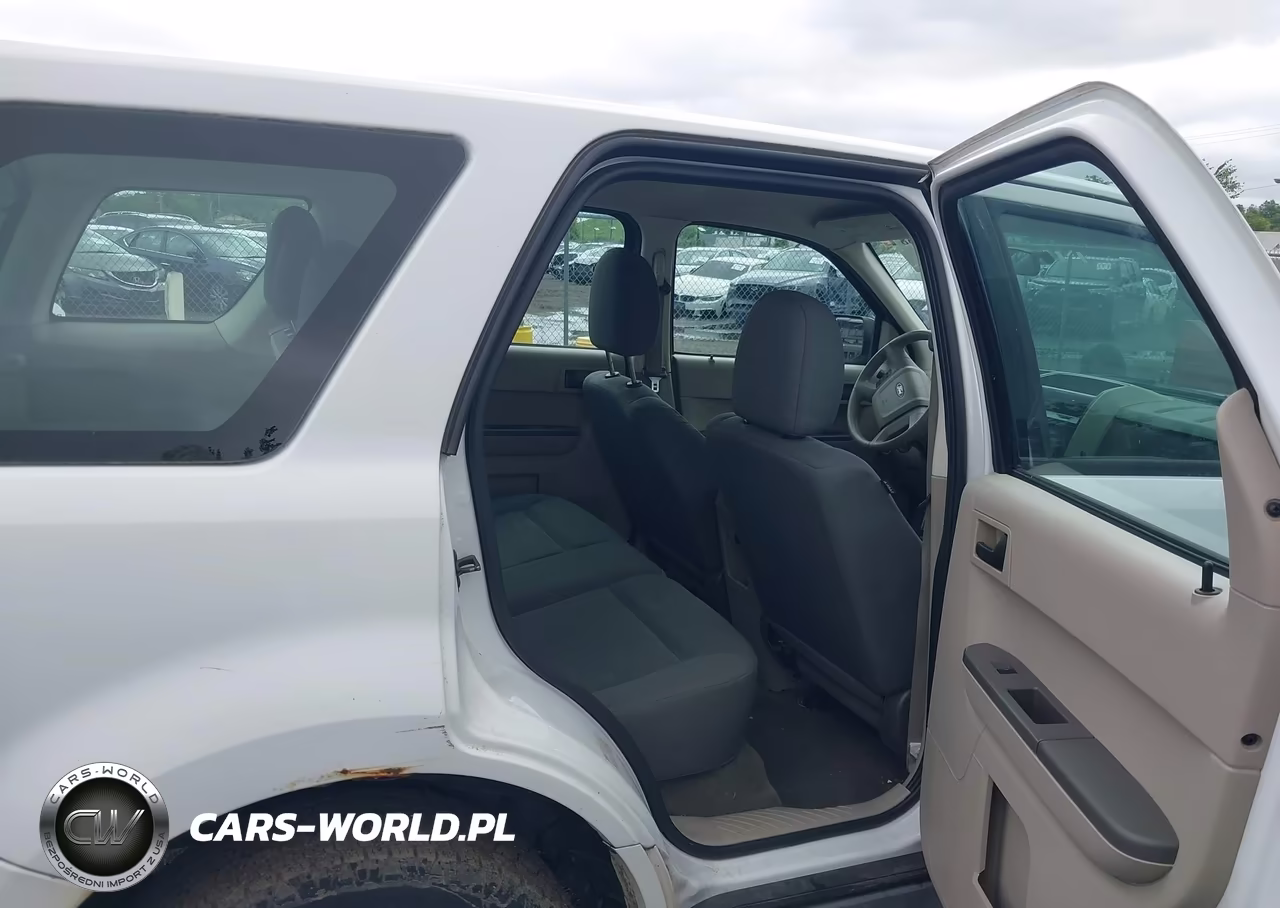 2010 Ford Escape Xls VIN:1FMCU9C74AKC58506 - 8