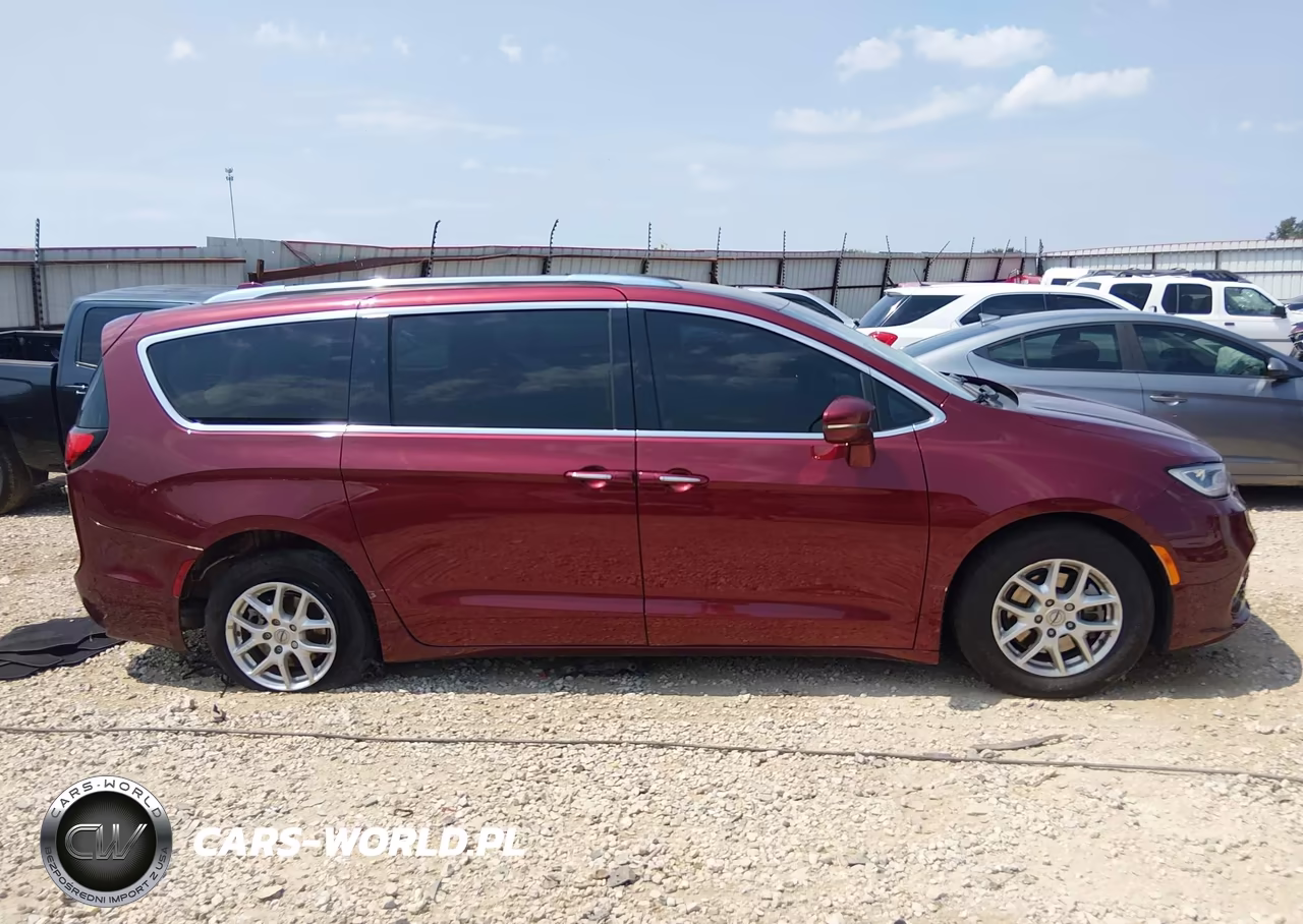 2021 Chrysler Pacifica Touring L VIN:2C4RC1BG7MR527835 - 13