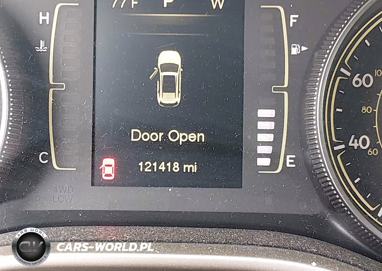 2016 Jeep Cherokee Altitude VIN:1C4PJLCSXGW233577 - 15