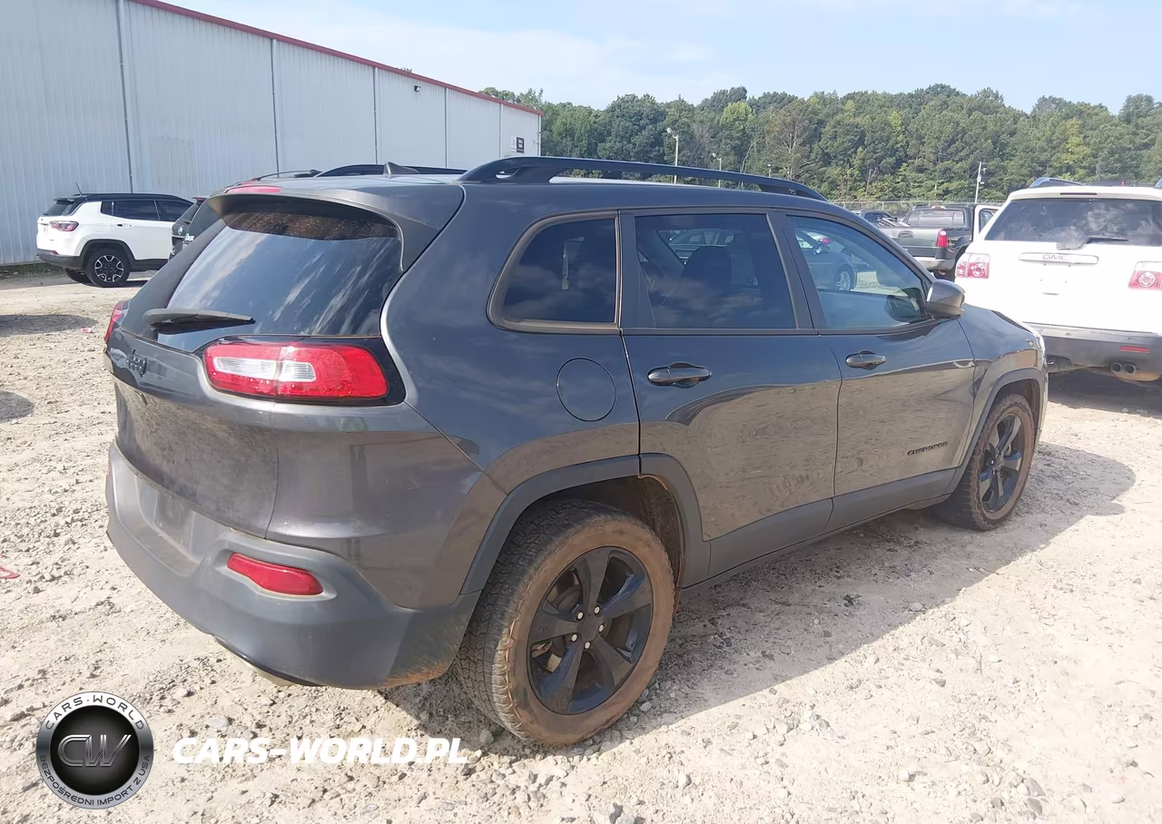 2016 Jeep Cherokee Altitude VIN:1C4PJLCSXGW233577 - 4