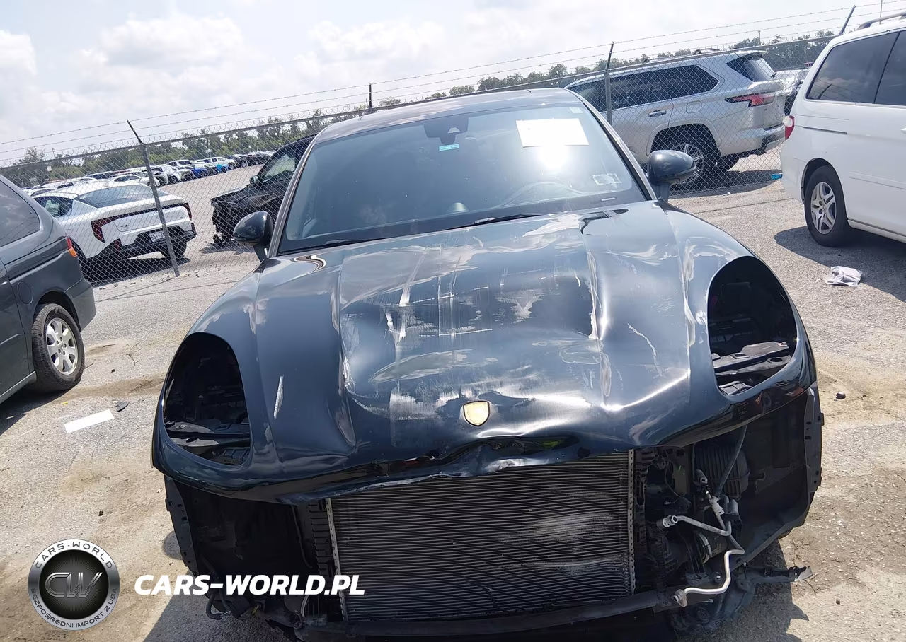 2018 Porsche Macan VIN:WP1AA2A56JLB14042 - 13