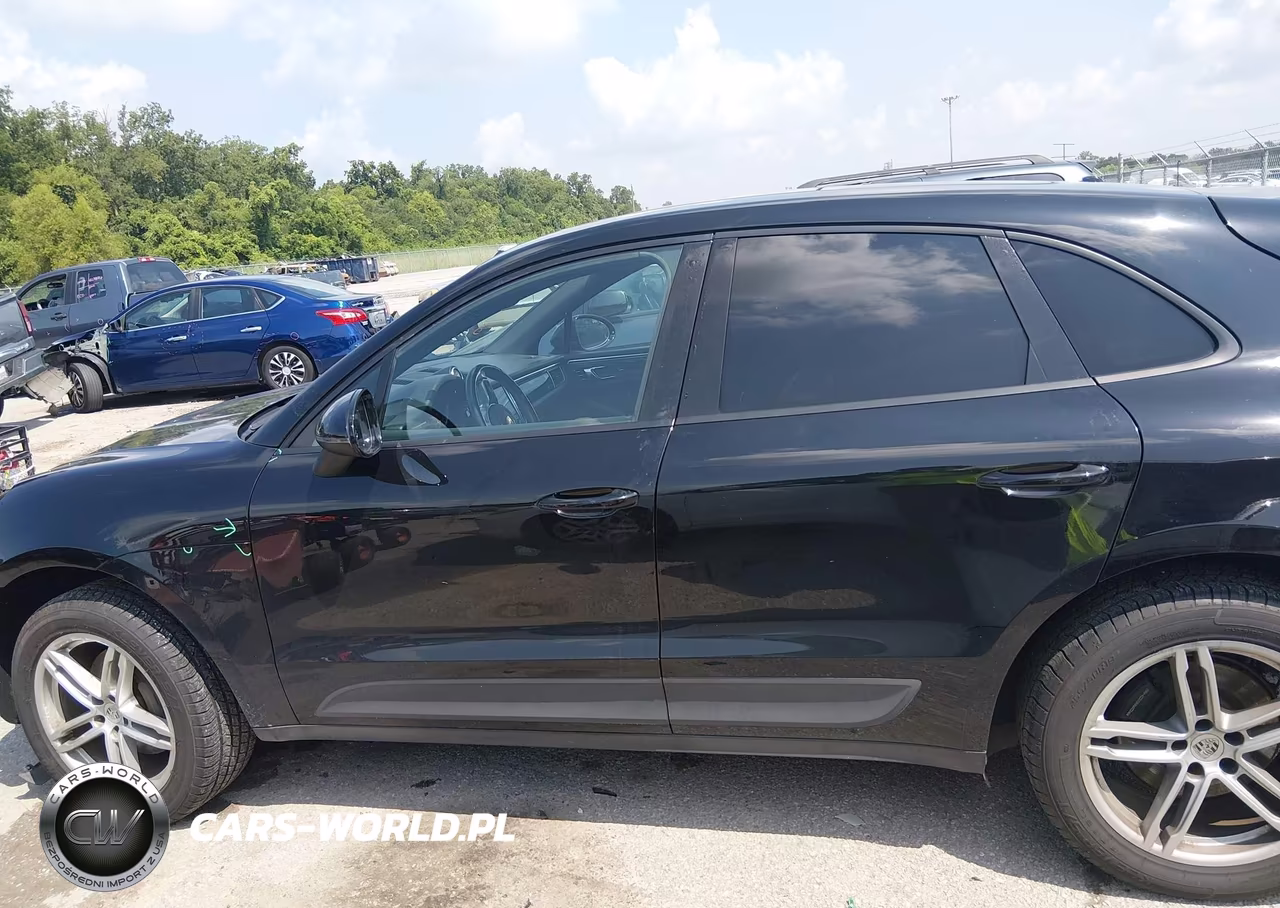 2018 Porsche Macan VIN:WP1AA2A56JLB14042 - 15
