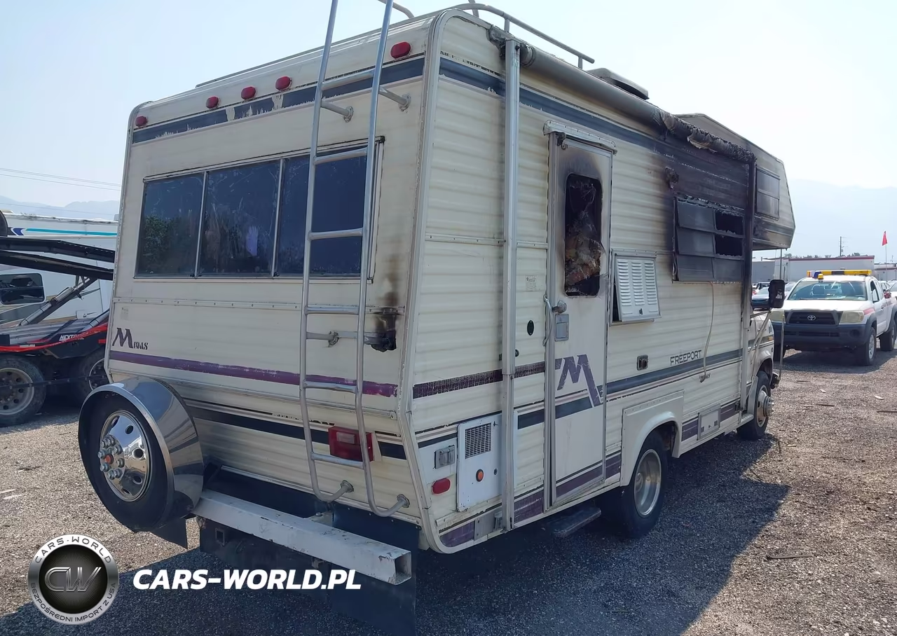 1984 Ford Econoline E350 Cutaway Van VIN:1FDKE30G4EHA56052 - 4