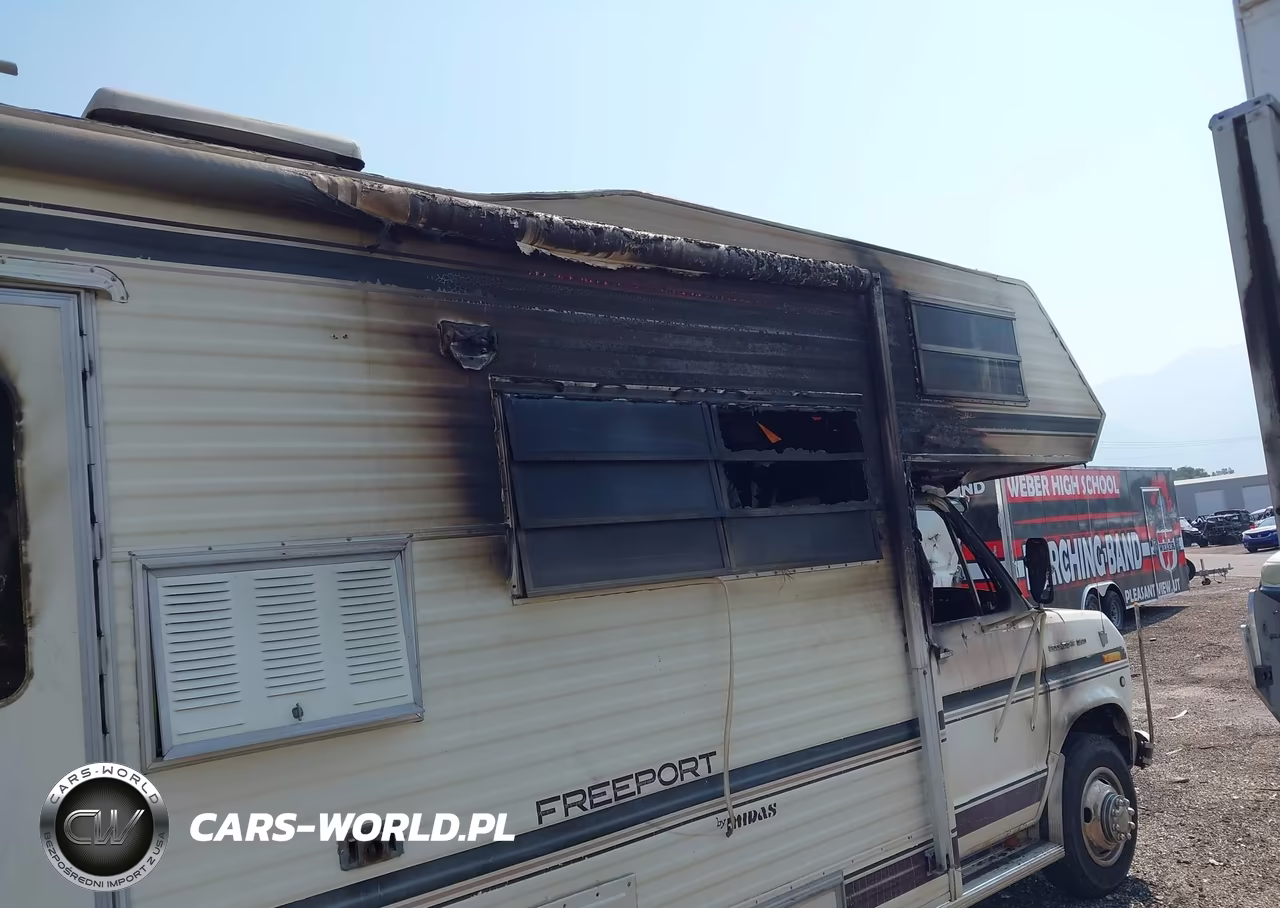 1984 Ford Econoline E350 Cutaway Van VIN:1FDKE30G4EHA56052 - 6