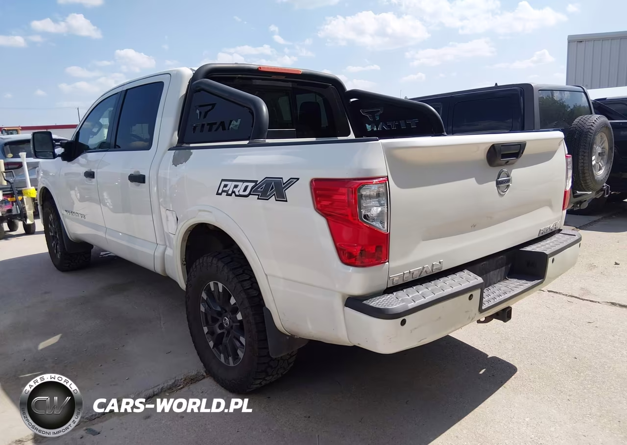 2018 Nissan Titan Pro-4X VIN:1N6AA1E50JN518817 - 3