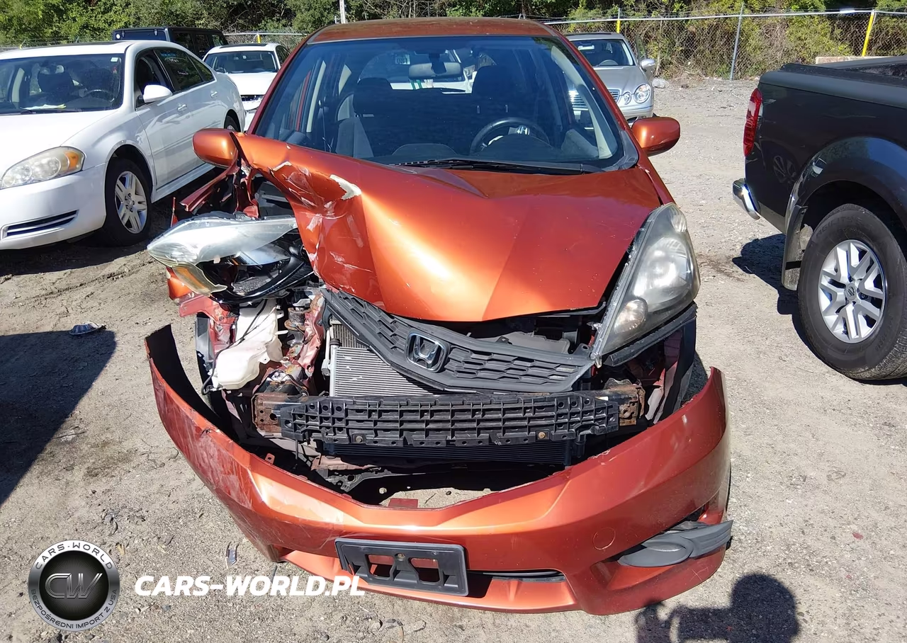 2012 Honda Fit Sport VIN:JHMGE8H52CC040211 - 12