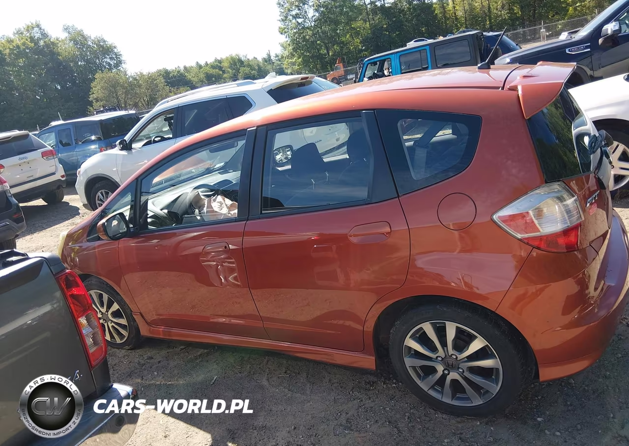 2012 Honda Fit Sport VIN:JHMGE8H52CC040211 - 14