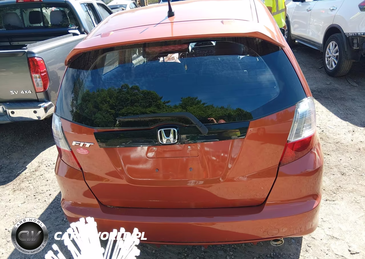 2012 Honda Fit Sport VIN:JHMGE8H52CC040211 - 16