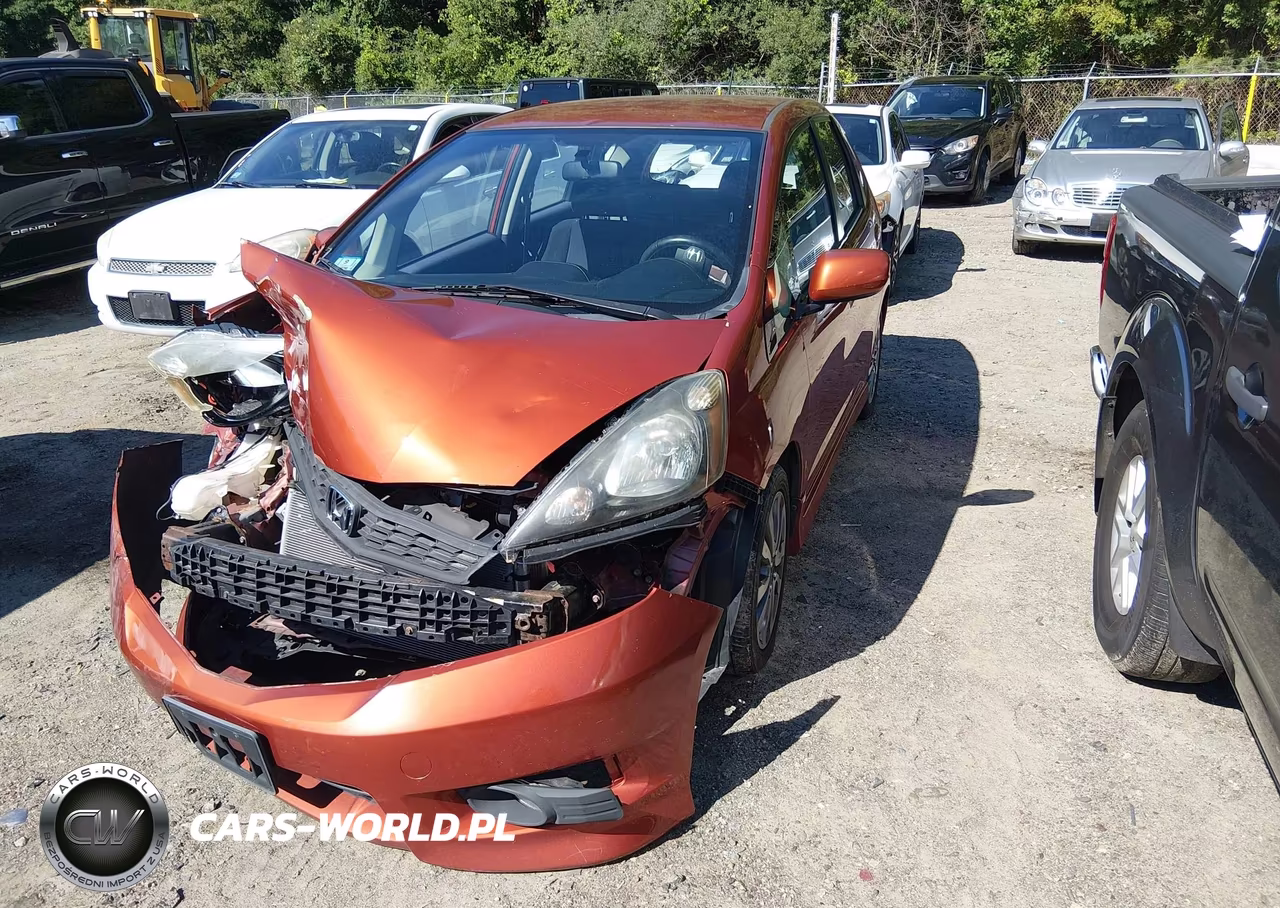 2012 Honda Fit Sport VIN:JHMGE8H52CC040211 - 2
