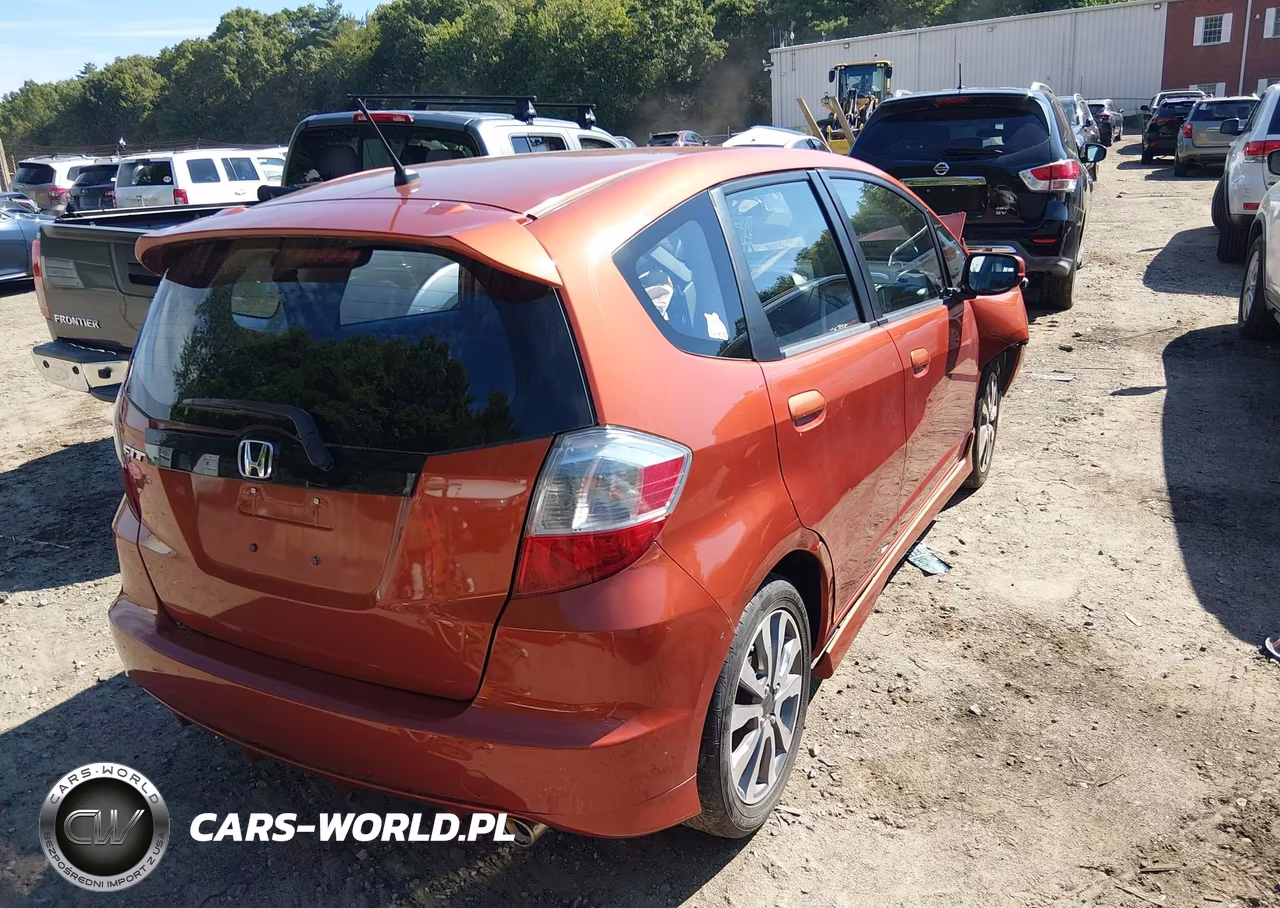 2012 Honda Fit Sport VIN:JHMGE8H52CC040211 - 4