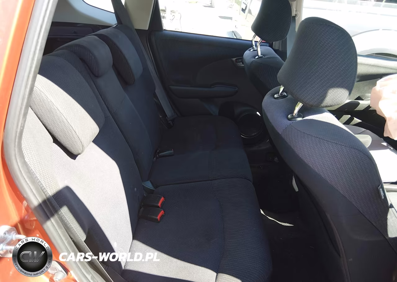 2012 Honda Fit Sport VIN:JHMGE8H52CC040211 - 8