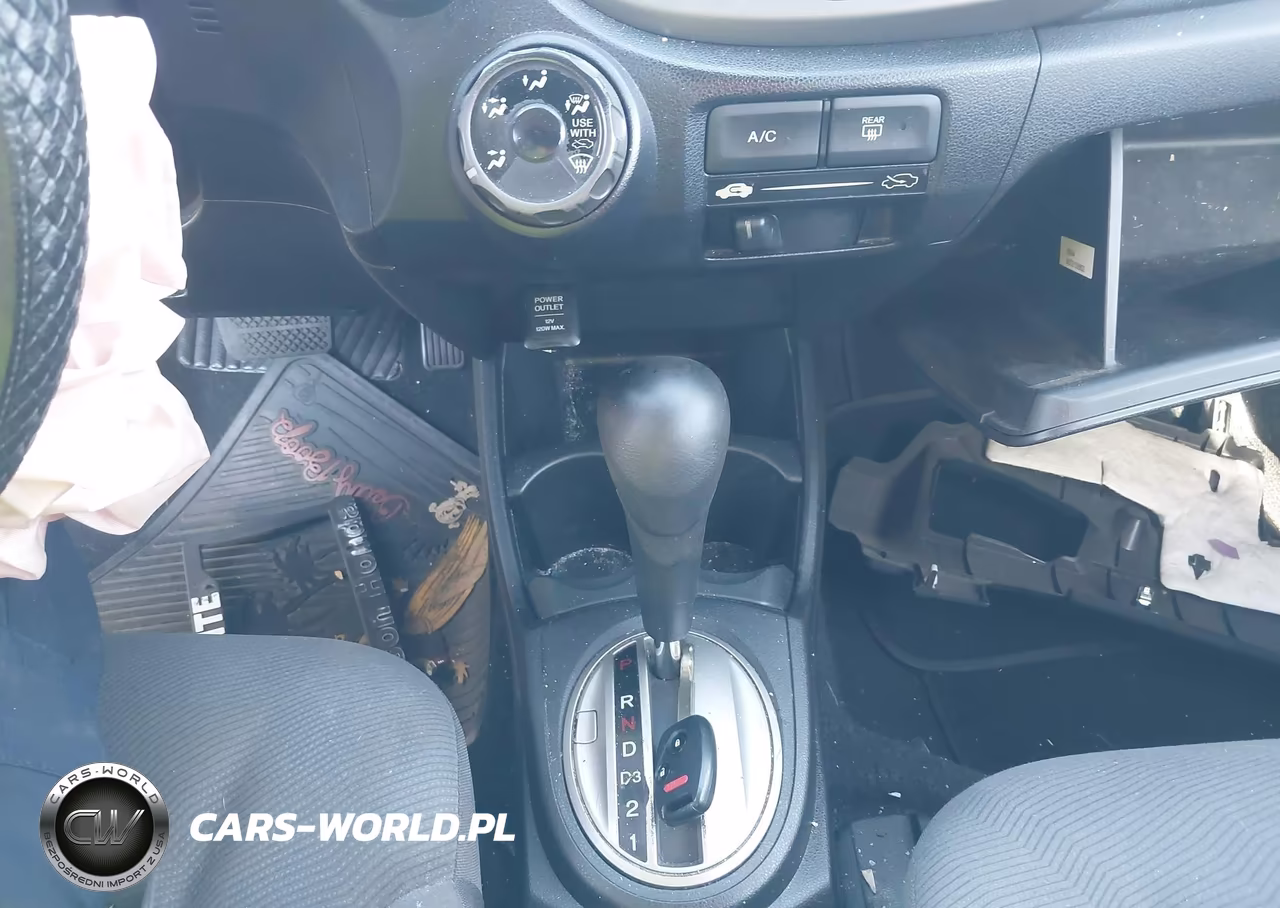 2013 Honda Fit VIN:JHMGE8H3XDC064112 - 11