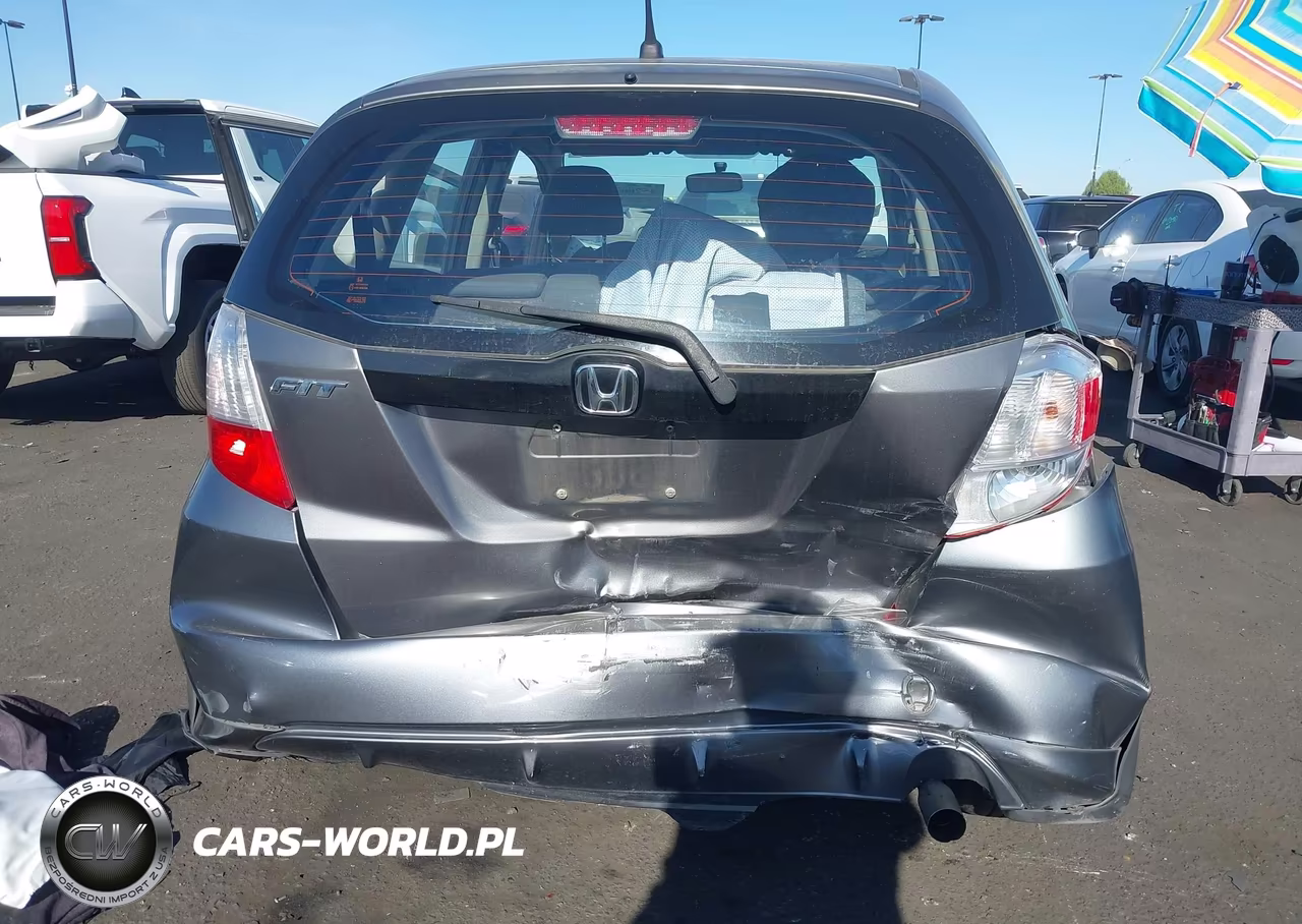 2013 Honda Fit VIN:JHMGE8H3XDC064112 - 12