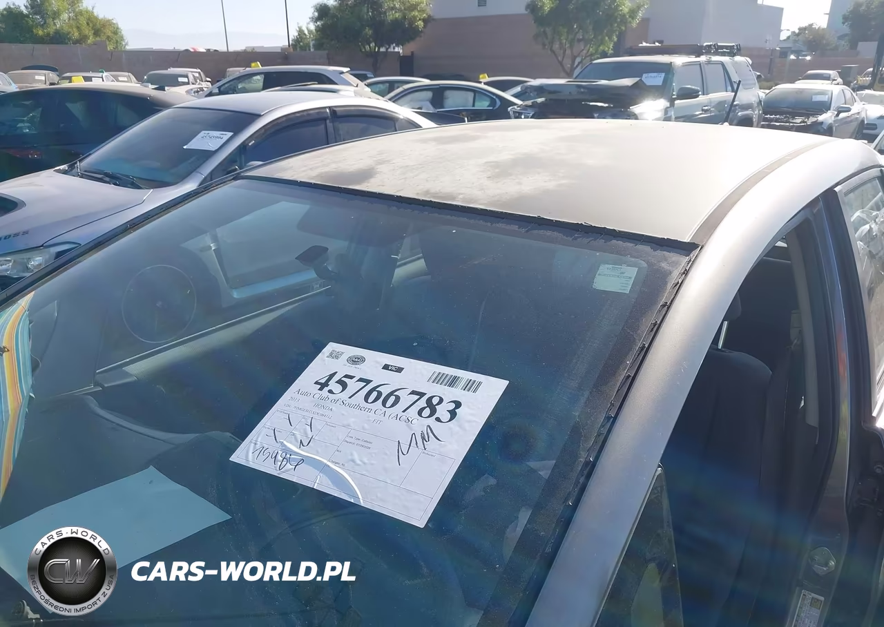 2013 Honda Fit VIN:JHMGE8H3XDC064112 - 13