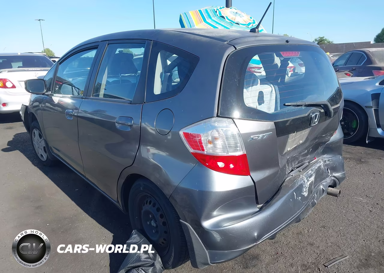 2013 Honda Fit VIN:JHMGE8H3XDC064112 - 3