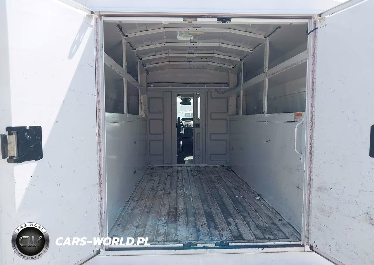 2018 Ford Transit-350 Cutaway VIN:1FDBW5PM7JKA17957 - 6