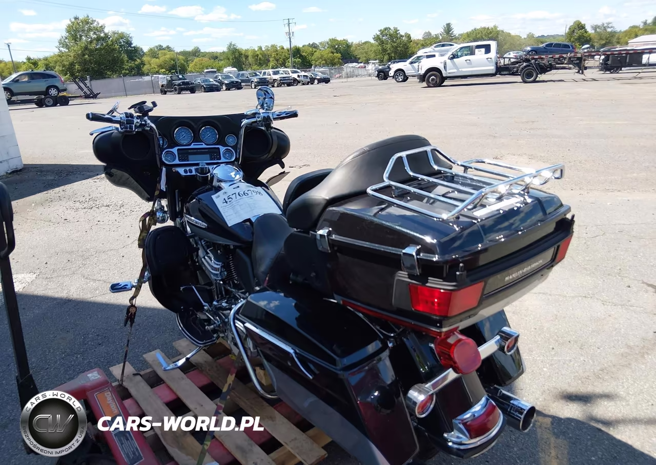 2013 Harley-Davidson Flhtk Electra Glide Ultra Ltd VIN:1HD1KEM13DB624818 - 3