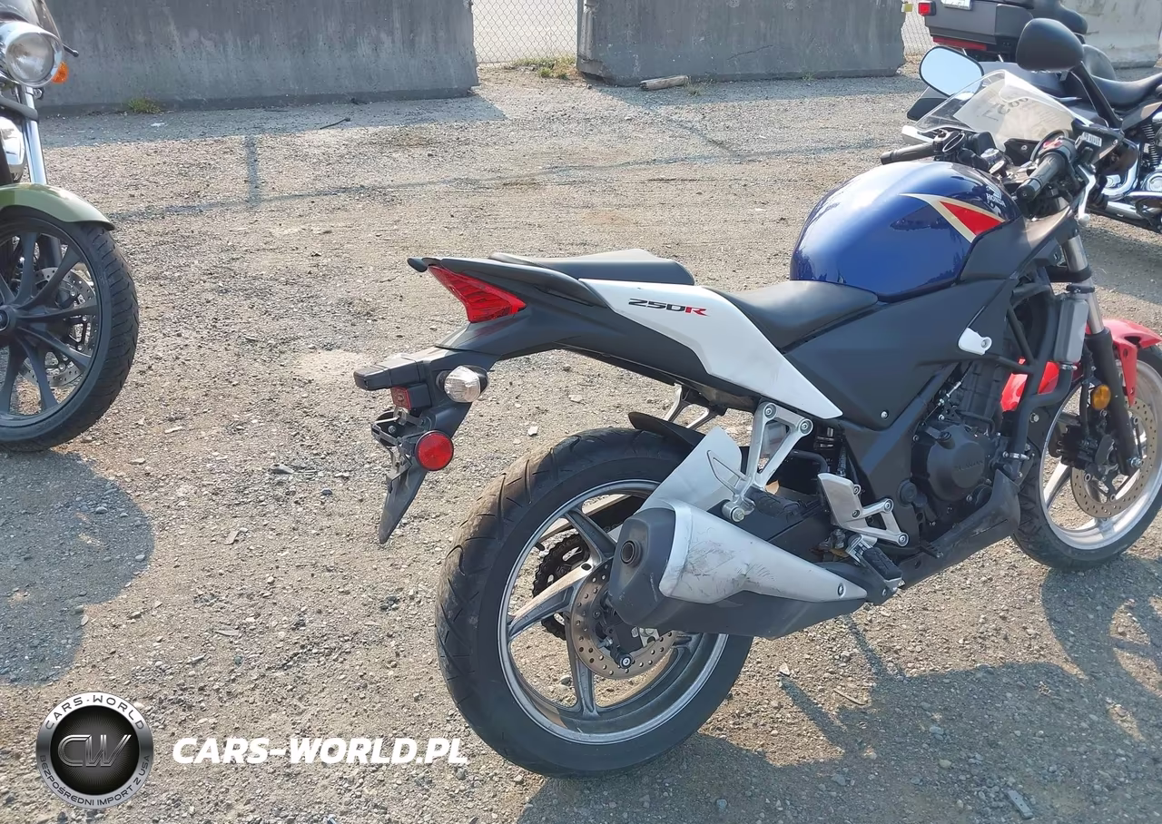 2012 Honda Cbr250 R VIN:MLHMC4108C5205679 - 4