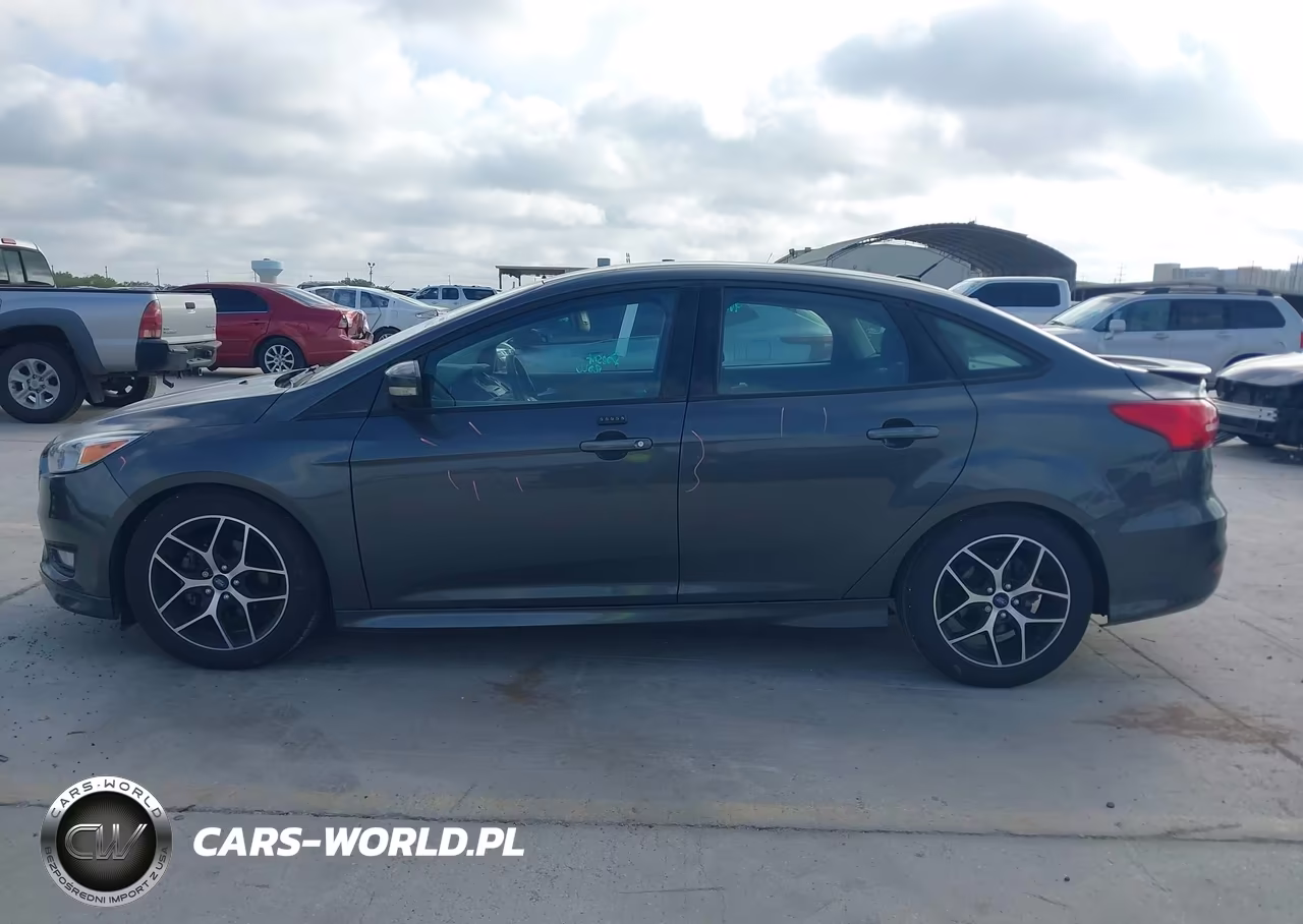 2016 Ford Focus Se VIN:1FADP3F27GL289125 - 14