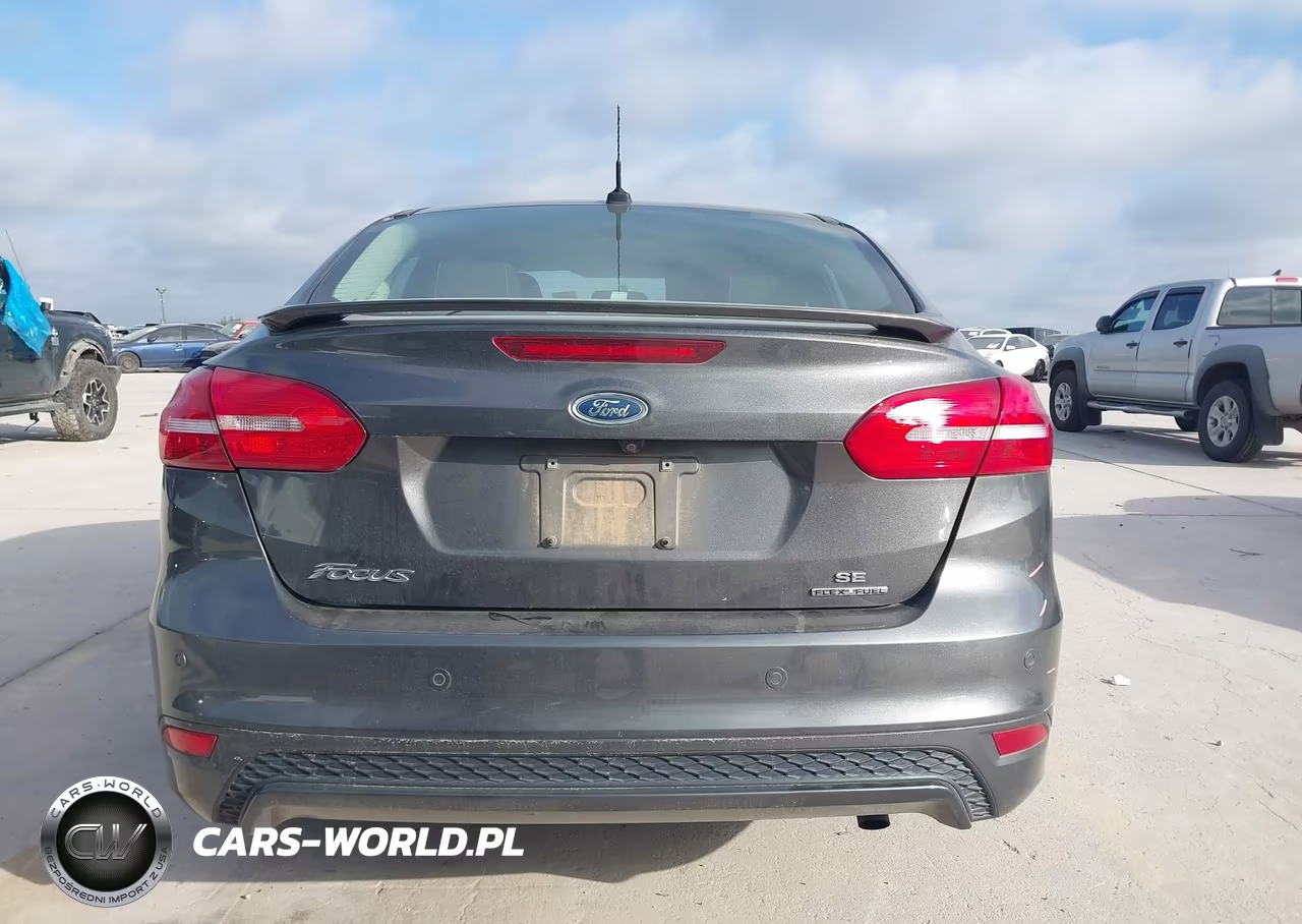 2016 Ford Focus Se VIN:1FADP3F27GL289125 - 16