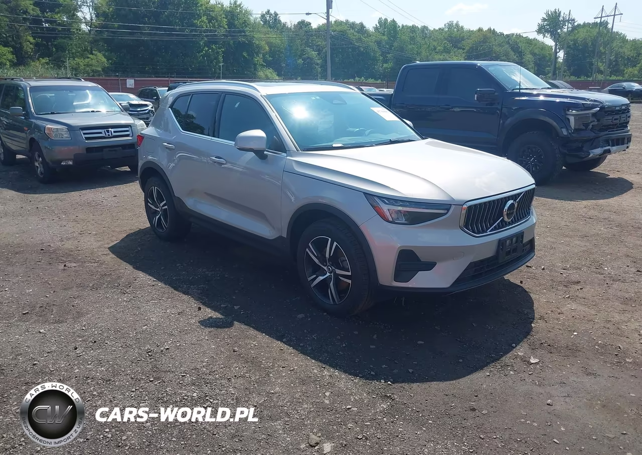 2025 Volvo Xc40 B5 Core Bright Theme – zdjęcie 1 z 11