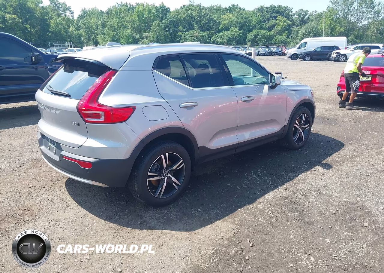 2025 Volvo Xc40 B5 Core Bright Theme VIN:YV4L12UJ6S2477321 - 4