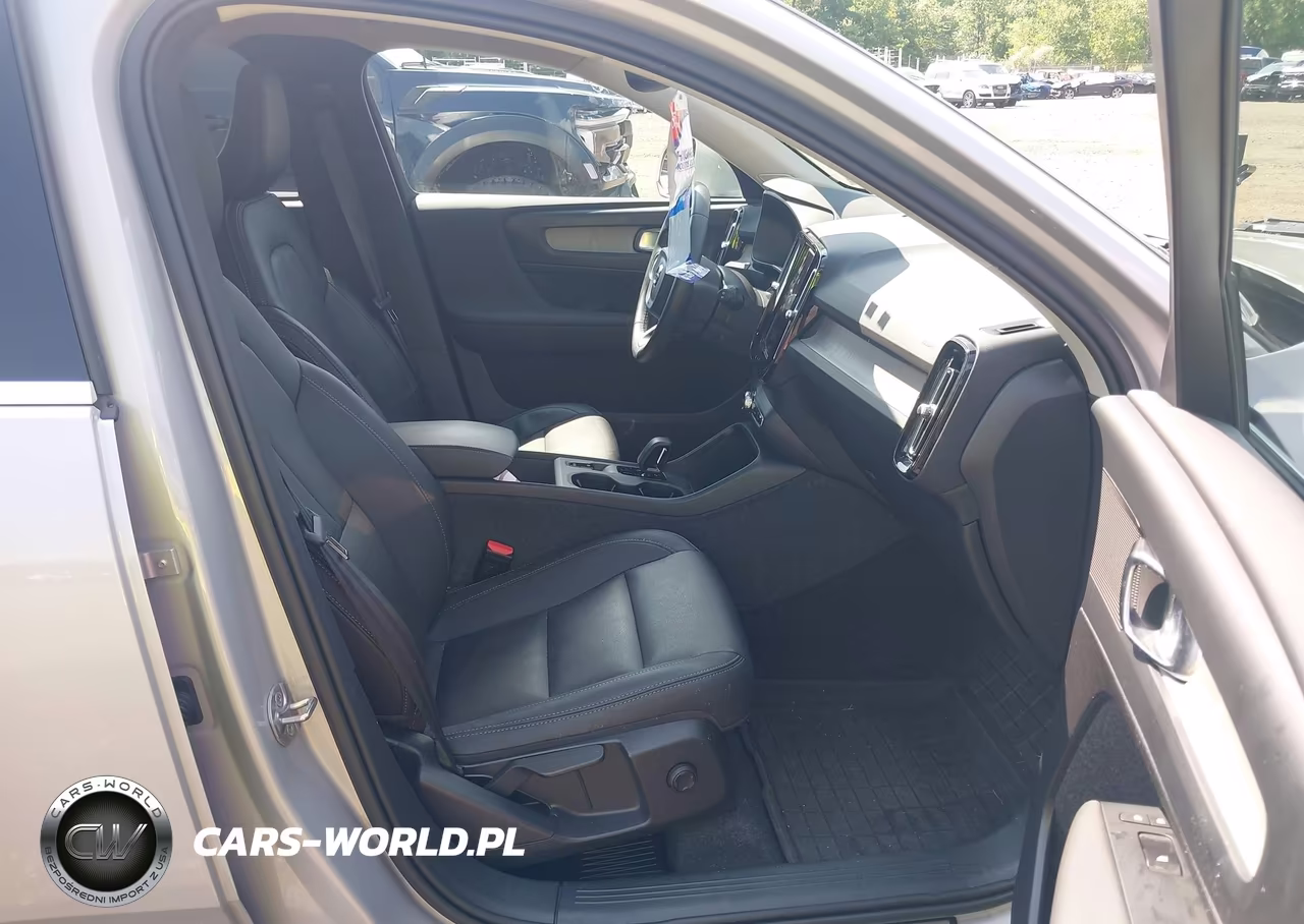 2025 Volvo Xc40 B5 Core Bright Theme VIN:YV4L12UJ6S2477321 - 5