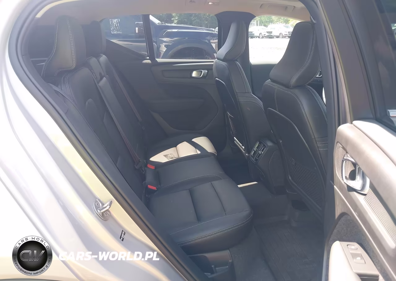 2025 Volvo Xc40 B5 Core Bright Theme VIN:YV4L12UJ6S2477321 - 8
