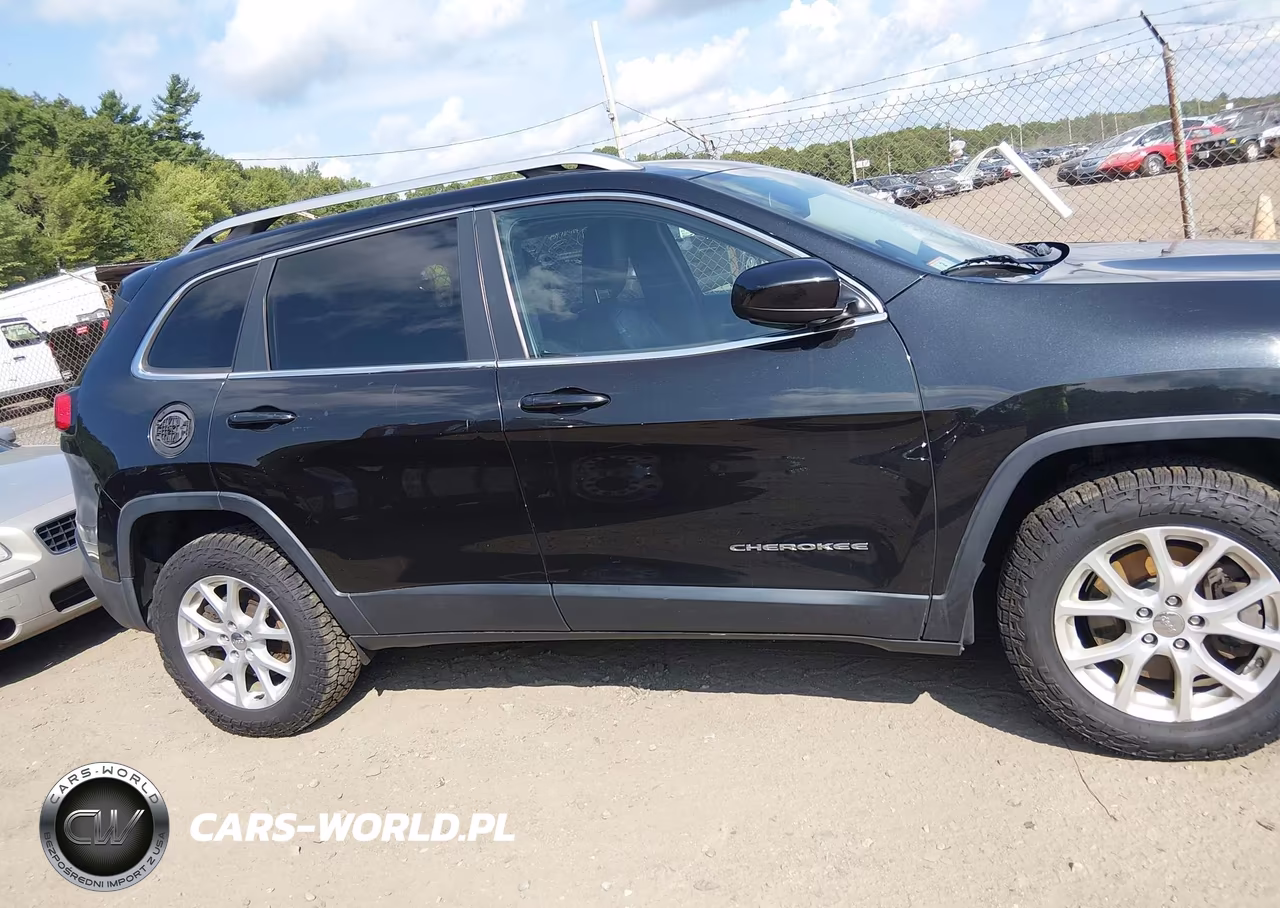 2015 Jeep Cherokee Latitude VIN:1C4PJMCBXFW691849 - 13