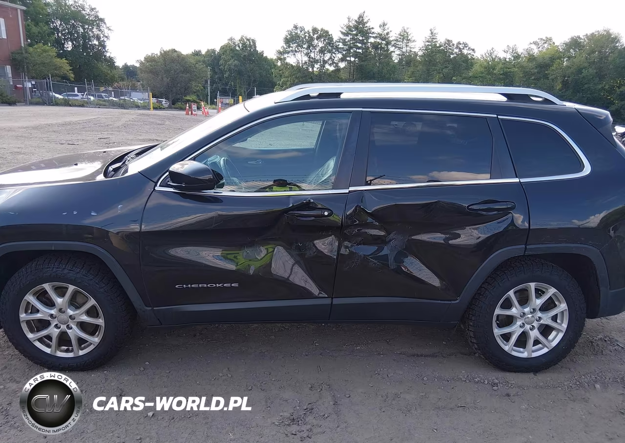 2015 Jeep Cherokee Latitude VIN:1C4PJMCBXFW691849 - 14