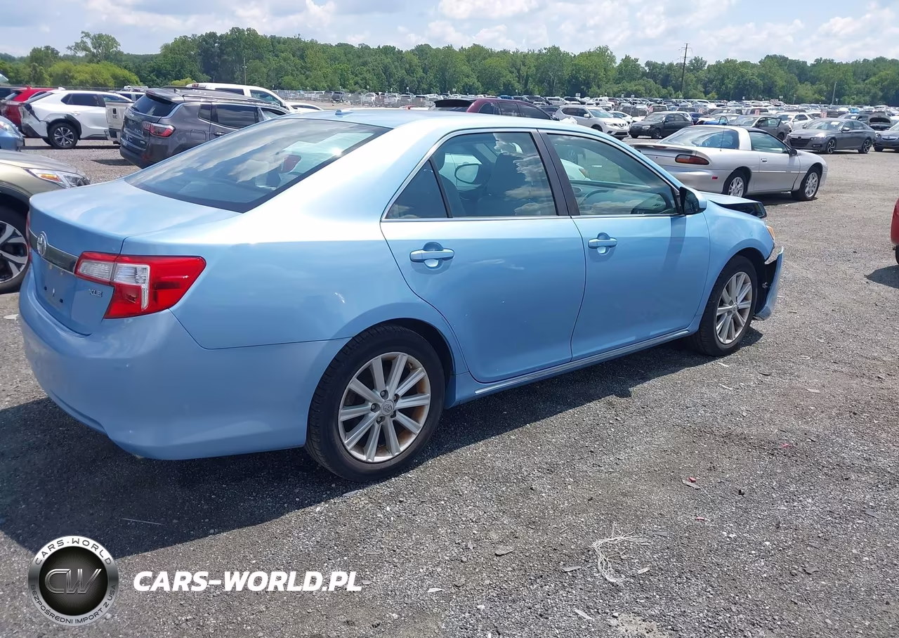 2012 Toyota Camry Xle VIN:4T4BF1FK4CR235635 - 4