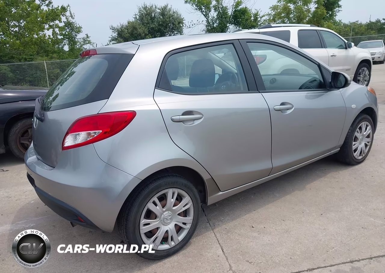 2011 Mazda Mazda2 Sport VIN:JM1DE1HY8B0106346 - 4