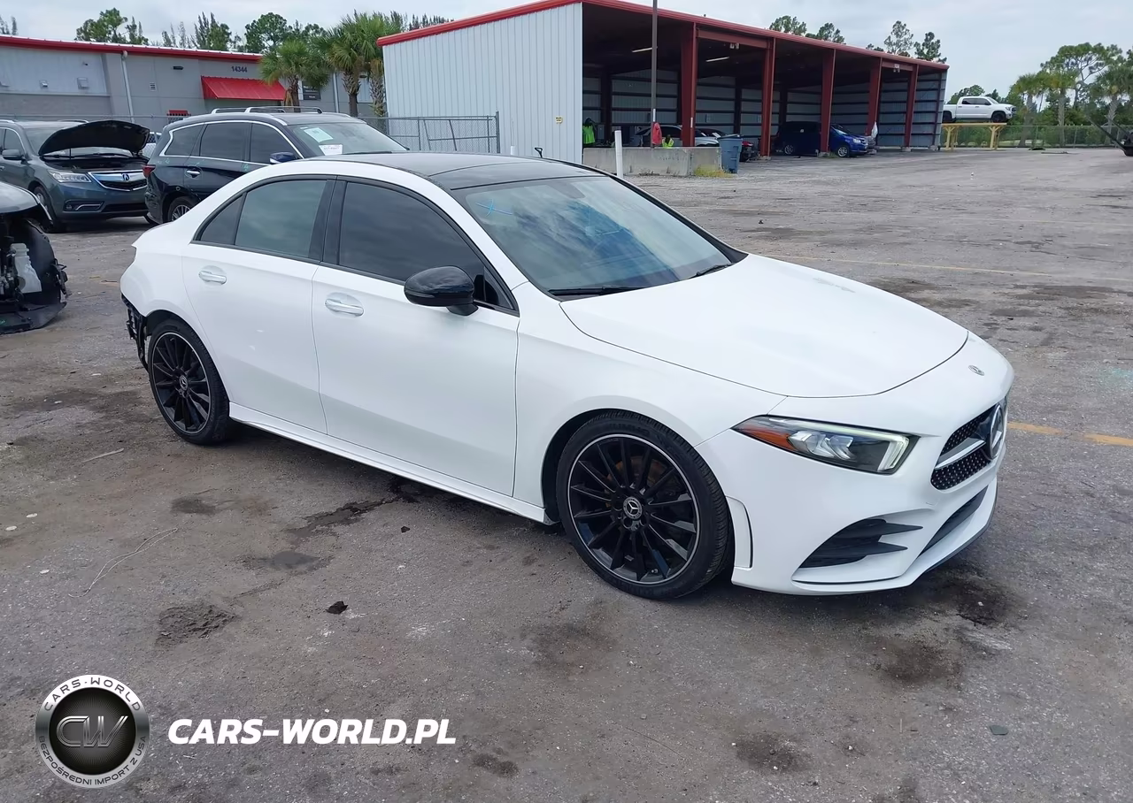 2022 Mercedes-Benz A 220 – zdjęcie 1 z 17