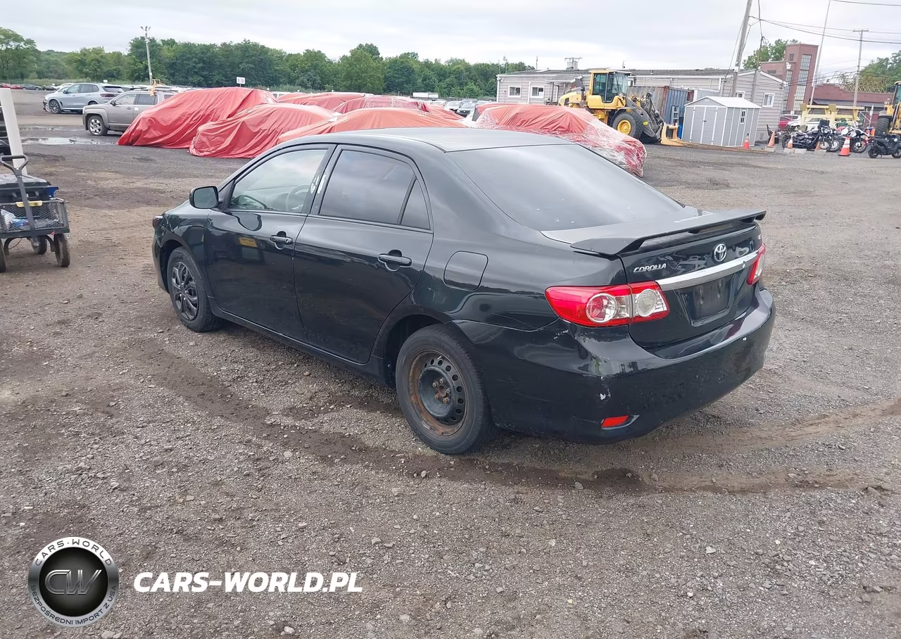 2011 Toyota Corolla Le VIN:JTDBU4EEXBJ108681 - 3