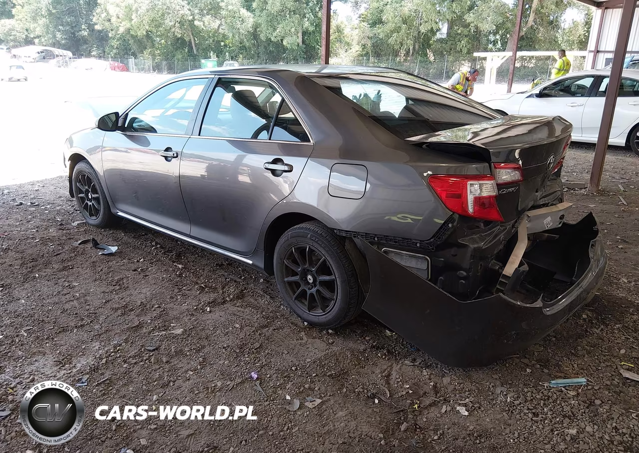 2014 Toyota Camry Le VIN:4T4BF1FK5ER373770 - 3