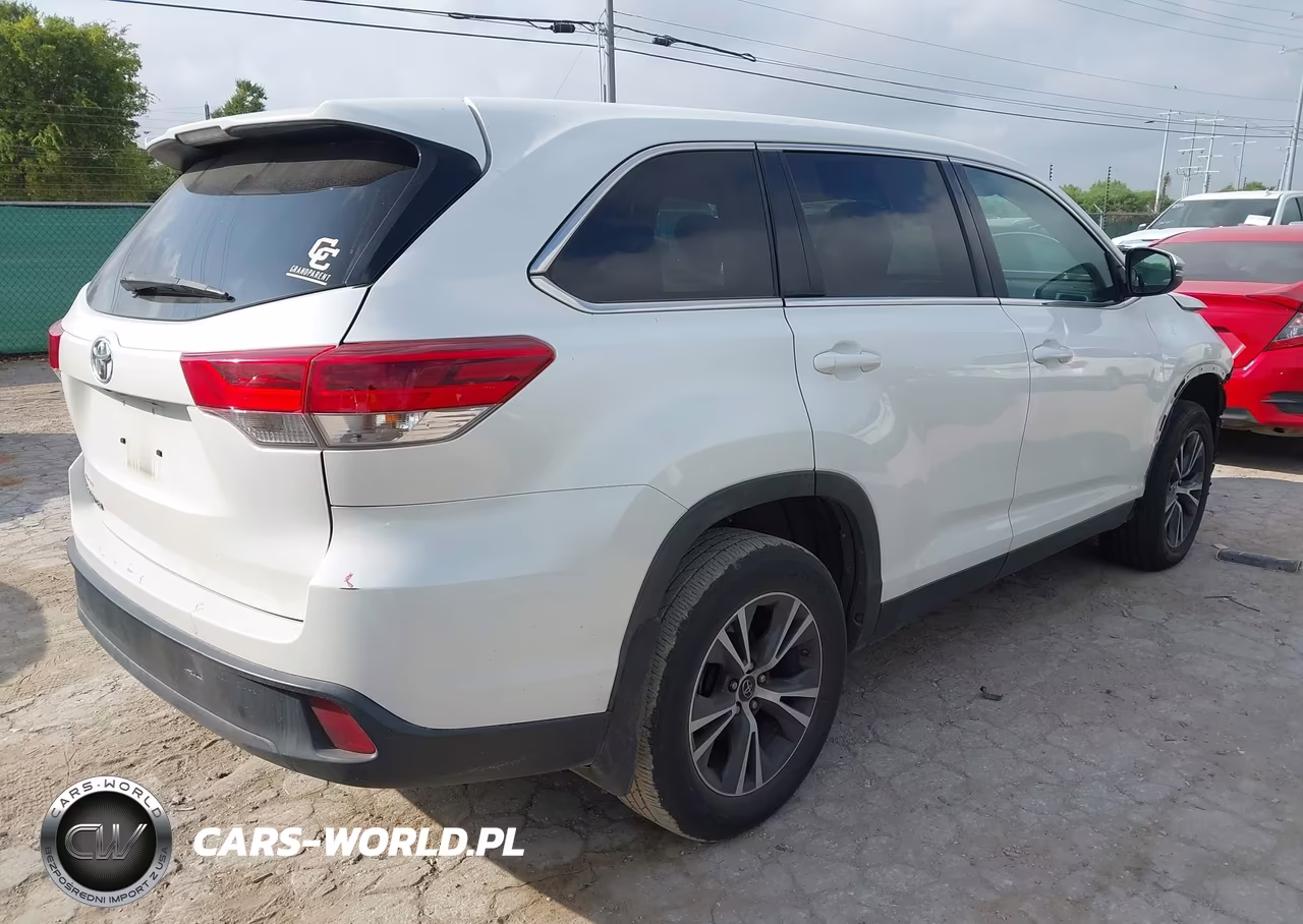 2019 Toyota Highlander Le VIN:5TDZARFH0KS054792 - 4
