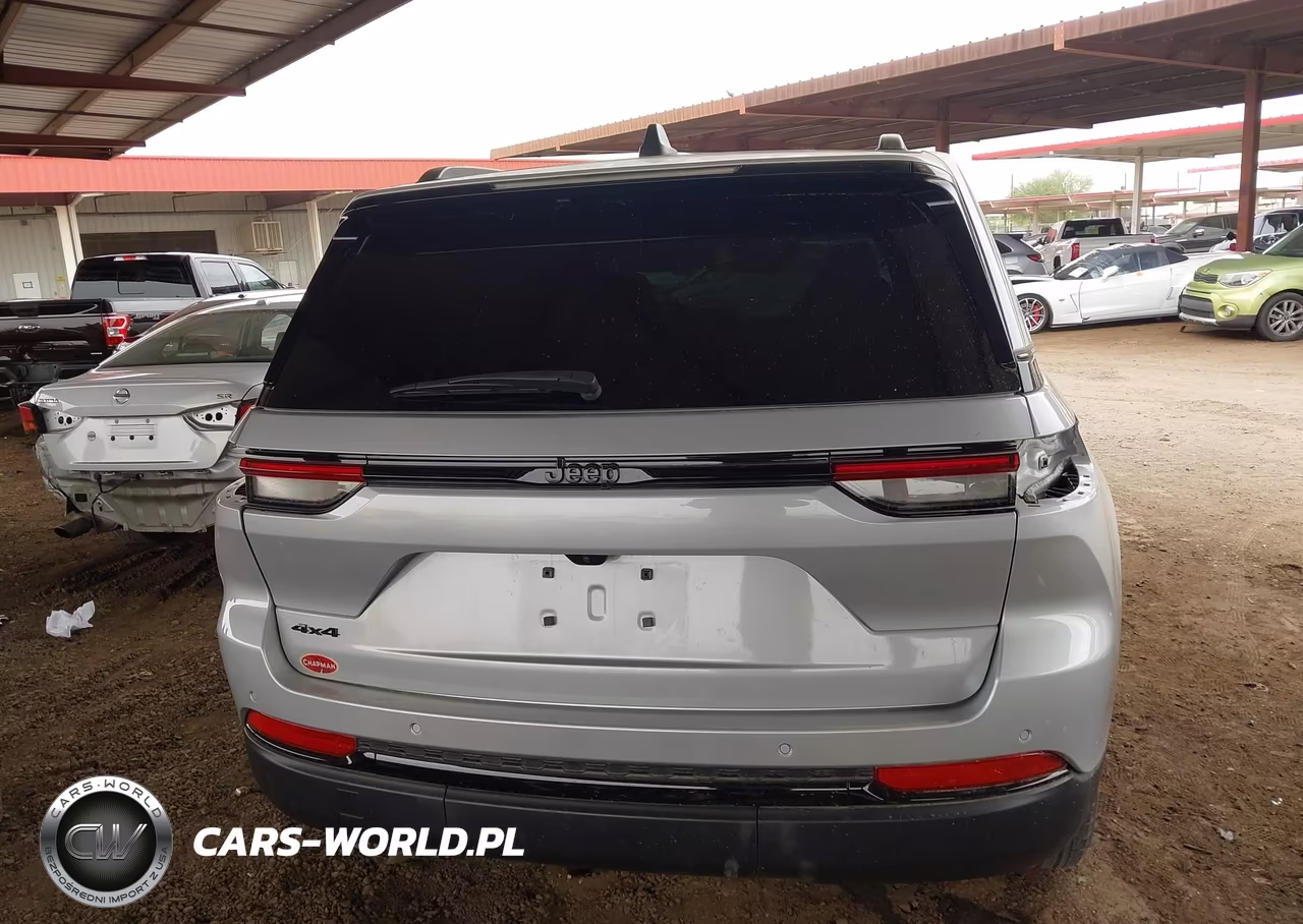 2025 Jeep Grand Cherokee Altitude 4X4 VIN:1C4RJHAG8SC269038 - 17