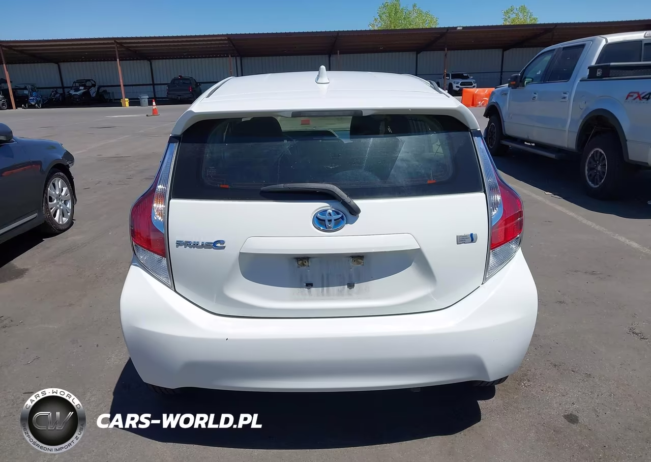 2016 Toyota Prius C Three VIN:JTDKDTB33G1588969 - 16
