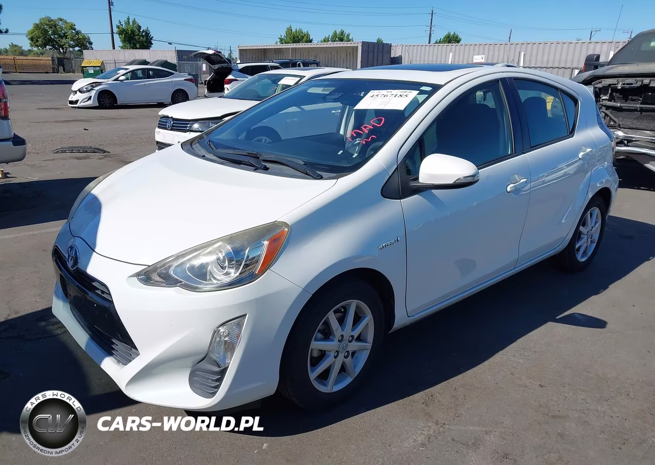 2016 Toyota Prius C Three VIN:JTDKDTB33G1588969 - 2