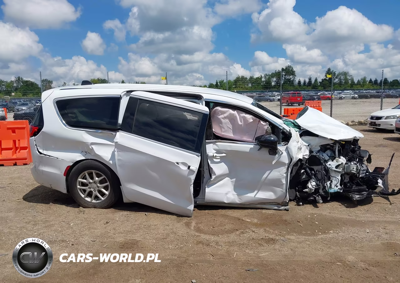 2025 Chrysler Voyager Lx VIN:2C4RC1CG8SR613814 - 13