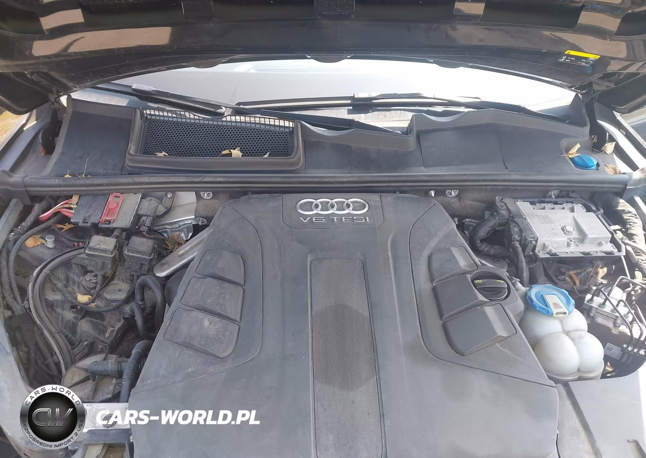 2017 Audi Q7 3.0T Premium VIN:WA1LAAF75HD033174 - 10