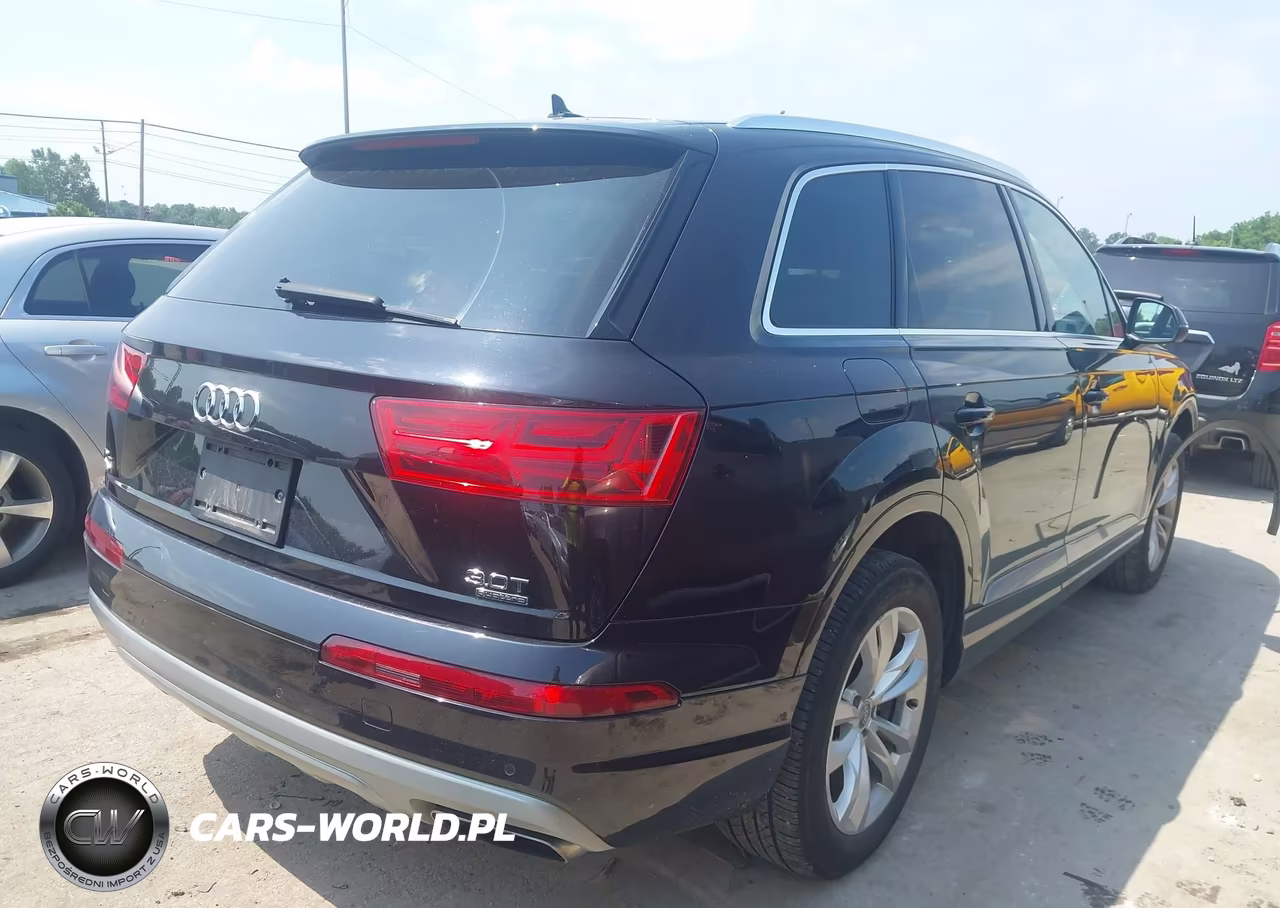 2017 Audi Q7 3.0T Premium VIN:WA1LAAF75HD033174 - 4