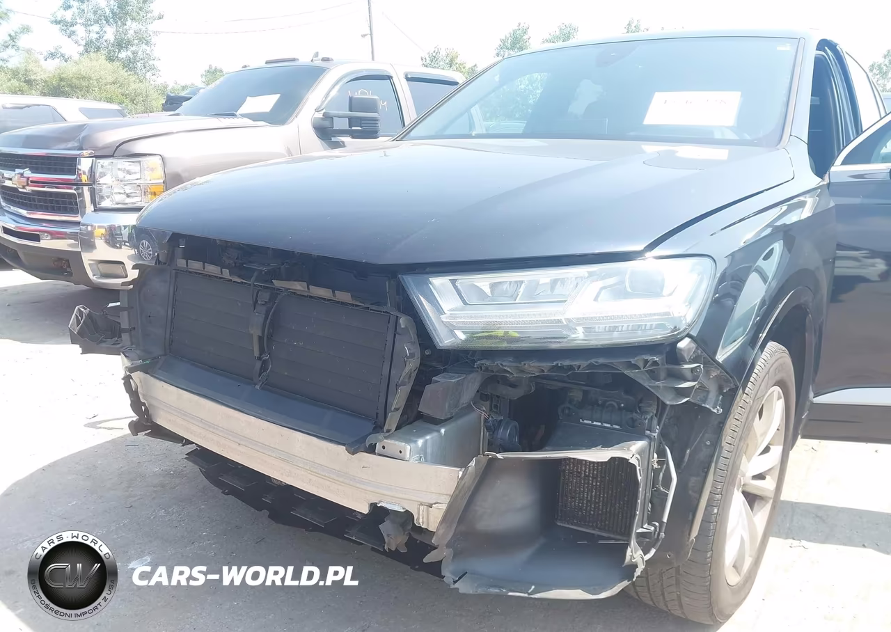 2017 Audi Q7 3.0T Premium VIN:WA1LAAF75HD033174 - 6