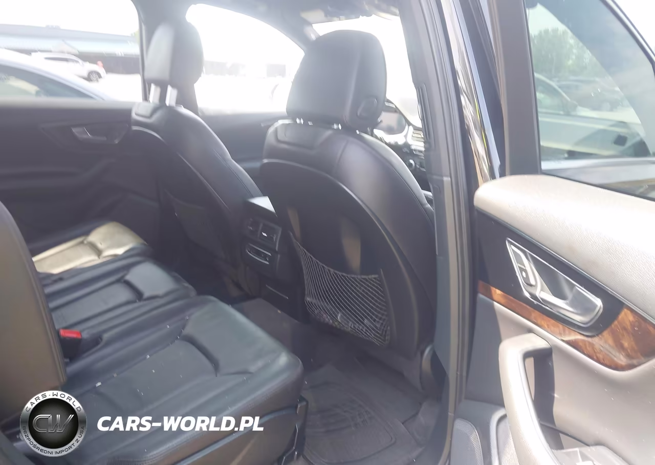 2017 Audi Q7 3.0T Premium VIN:WA1LAAF75HD033174 - 8