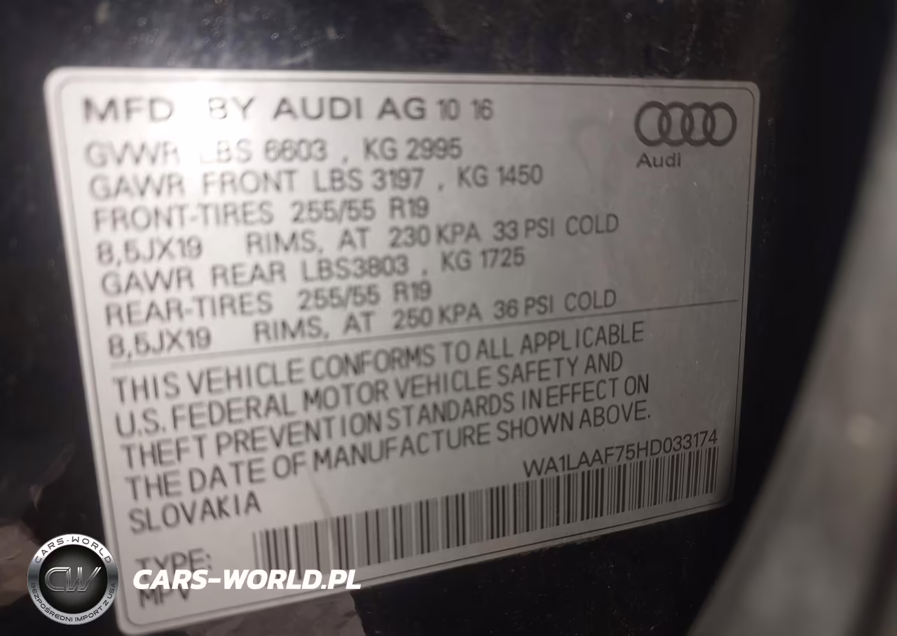 2017 Audi Q7 3.0T Premium VIN:WA1LAAF75HD033174 - 9