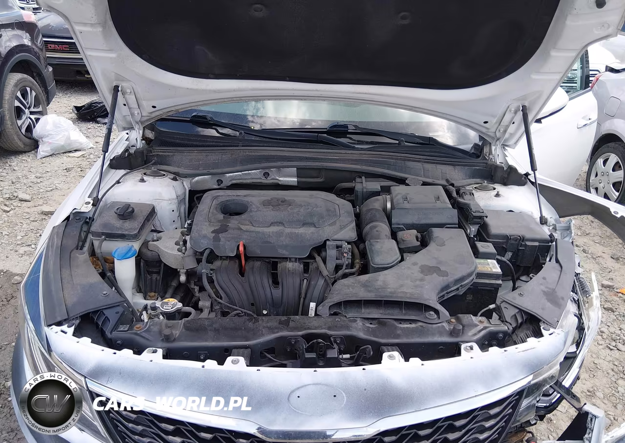 2020 Kia Optima S VIN:5XXGT4L30LG409816 - 10