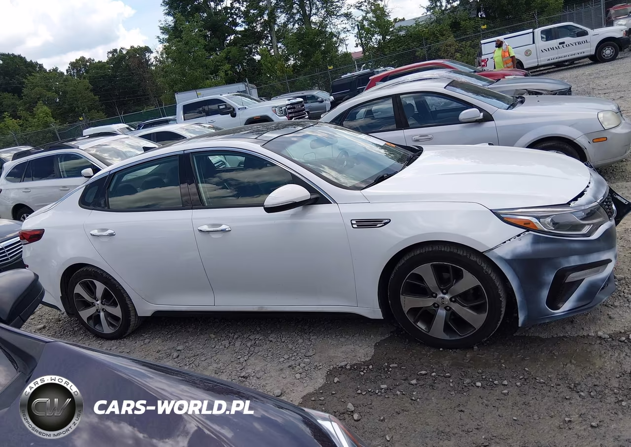2020 Kia Optima S VIN:5XXGT4L30LG409816 - 13