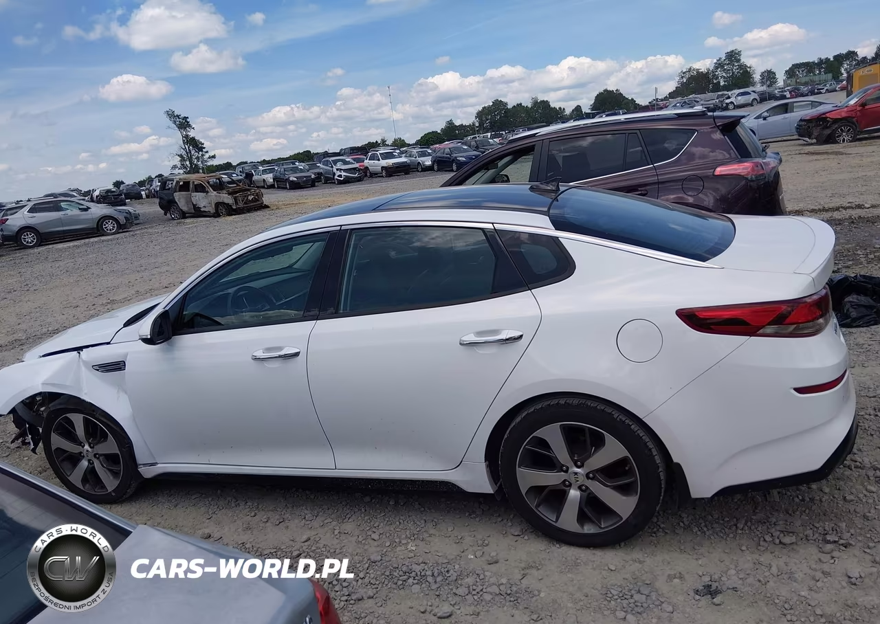 2020 Kia Optima S VIN:5XXGT4L30LG409816 - 14