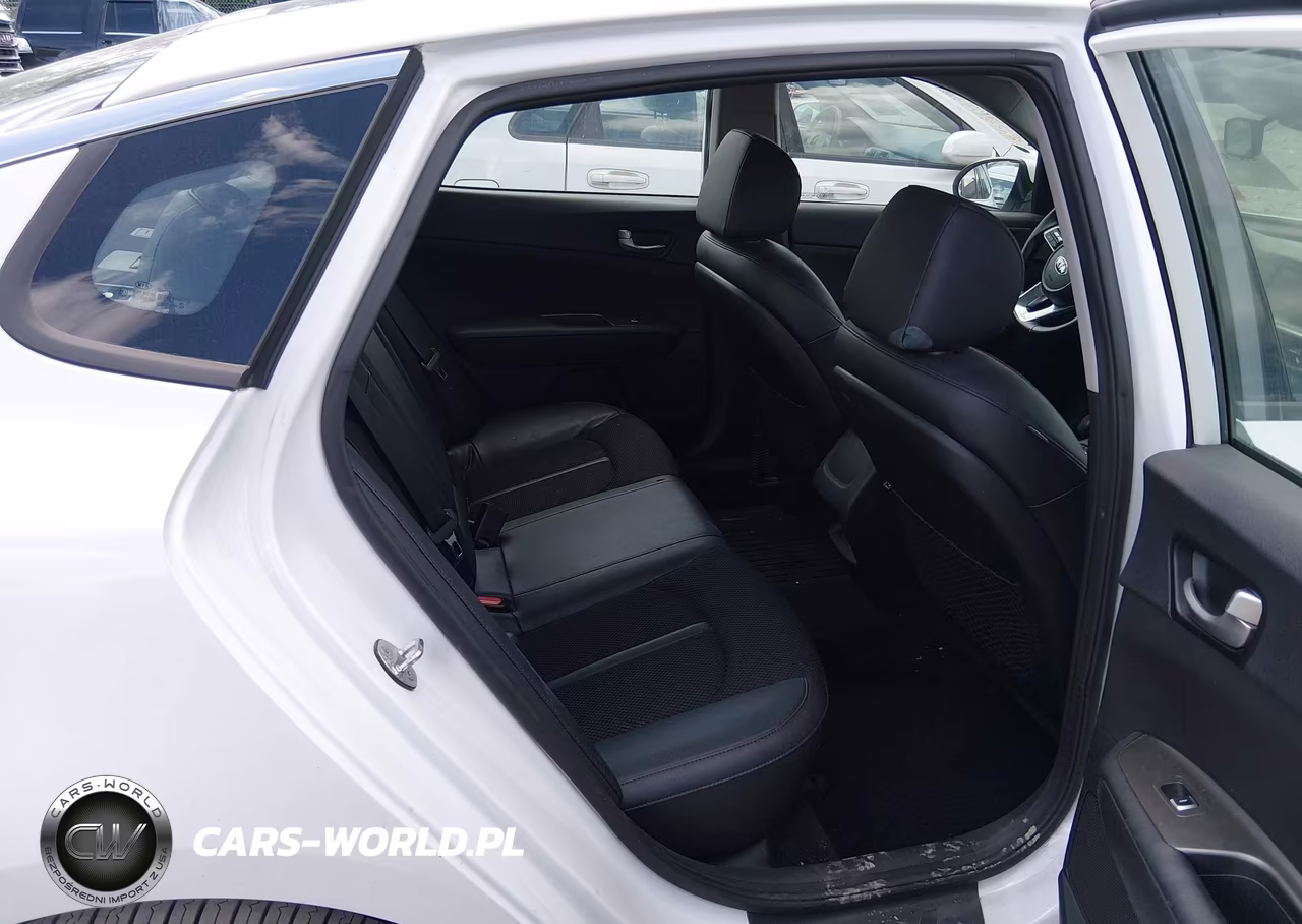2020 Kia Optima S VIN:5XXGT4L30LG409816 - 8