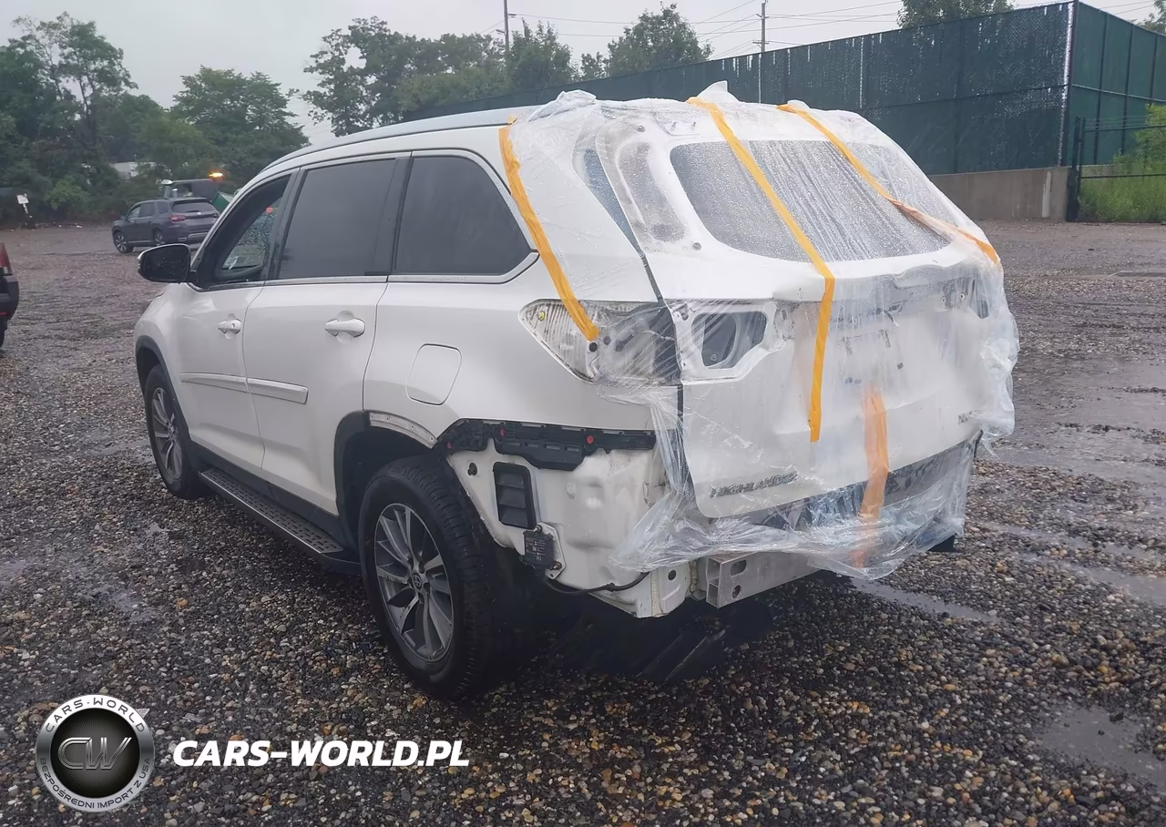 2019 Toyota Highlander Xle VIN:5TDJZRFH8KS628805 - 3